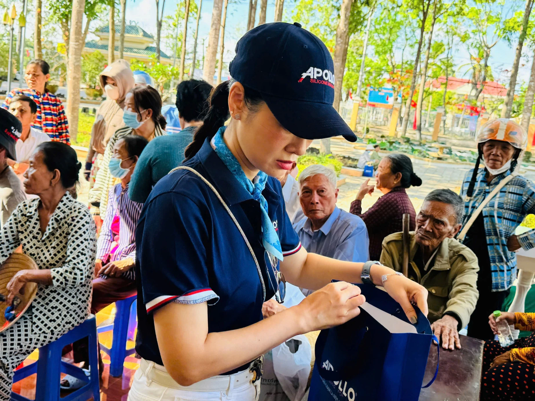 https://static.quochuyanhcorp.vn/21519/2025/Thiện nguyện Hậu Giang/z6546305232819_2c12c66c674de1c945cee1fc75544359.jpg